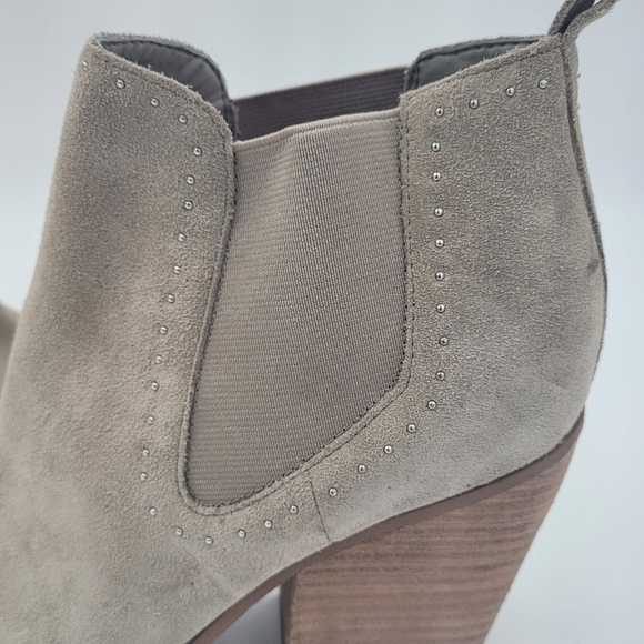 Marc fisher Taupe / Gray nwots Suede bootie size 9 - Picture 3 of 15